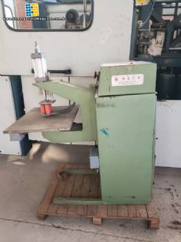 M�quina de solda eletr�nica semi-autom�tica Meca