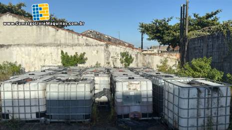 Lote com 25 continer de 1.000 L usado em alimentos