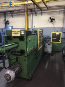 Injetora de pl�stico Orient