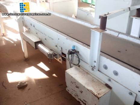 Esteira transportadora com sistema de ajuste pneum�tico Ariete