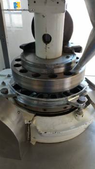 Compressora de c�psulas 16 pun��es Manesty