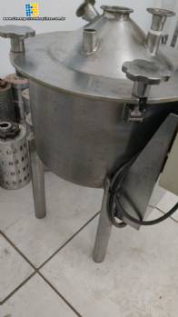 Tanque funil em inox encamisado com fundo cnico