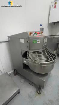 Amassadeira masseira em inox com batedor espiral Metal�rgica Pescador