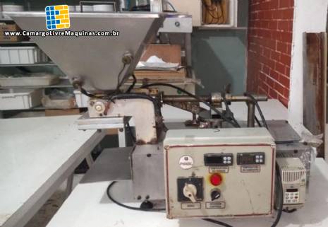 Dosadora de chocolates 2 bicos Pir�g