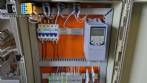 Rosca alimentadora transportadora helicoidal inclinada com silo receptor em inox Maqinox