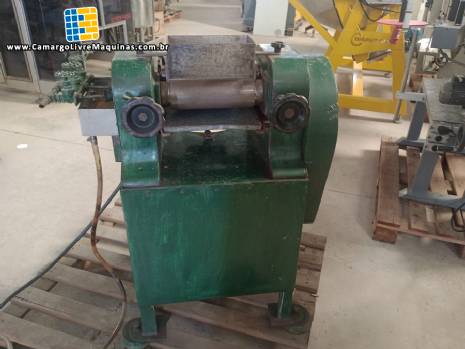 Moinho refinador de rolos em a�o carbono 250 mm 3 cilindros