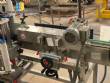 Rotuladora para frasco cilndrico auto adesivo P.E. Latina Labelers