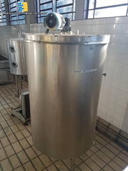 Tanque em inox com 800 litros com agitador