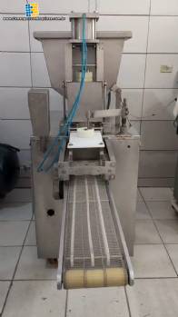 Formadora de hamb�rguer em inox Sampafi 45 unidades por minuto