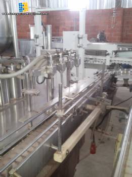 Envasadora linear com 4 bicos Wada Envasadora linear com 4 bicos Wada