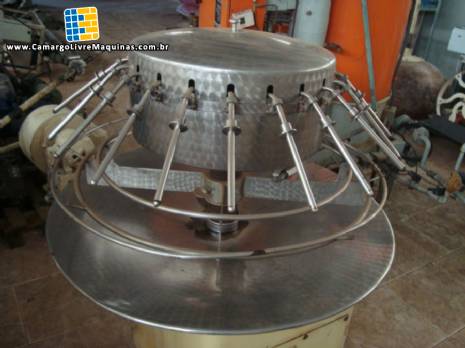 Envasadora rotativa com 24 bicos para xaropes, bebidas Envasadora rotativa com 24 bicos para xaropes, bebidas