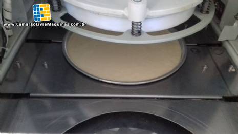 Prensa com esteira para abrir massa de pizza SaborMaq Prensa com esteira para abrir massa de pizza SaborMaq