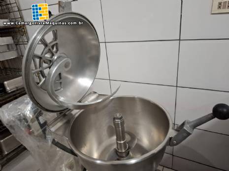 Processador cutter de alimentos em inox Geiger 25 litros Processador cutter de alimentos em inox Geiger 25 litros