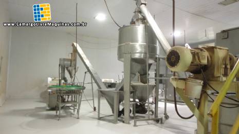 Silo alimentador e embaladora para pó Masipack Silo alimentador e embaladora para pó Masipack